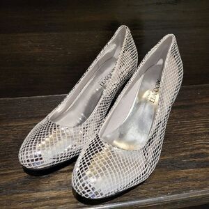 Brand new Japan Lamb Skin silver heels shoes Size: 6